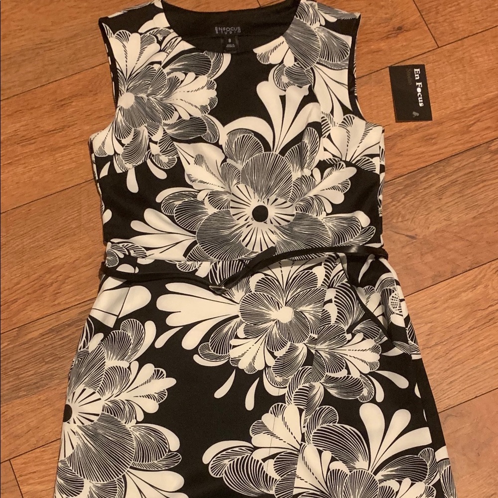 NWT black and white dress WITH POCKETS!